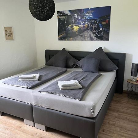 Gaestezimmer Melina Am Nuerburgring Аденау Экстерьер фото